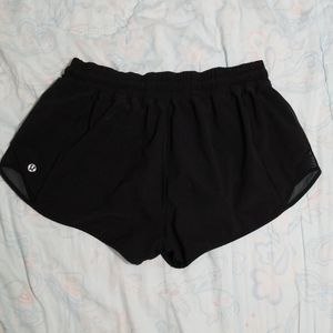 Lululemon Hotty Hot Shorts 2.5" Size 8